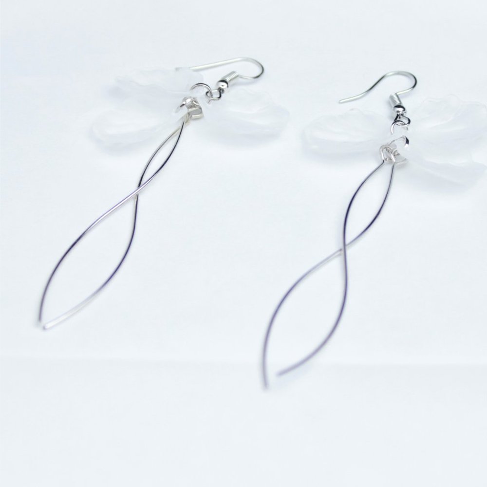 Boho White Flower With Long silver Tassel  Earring - Picture 8 of 13